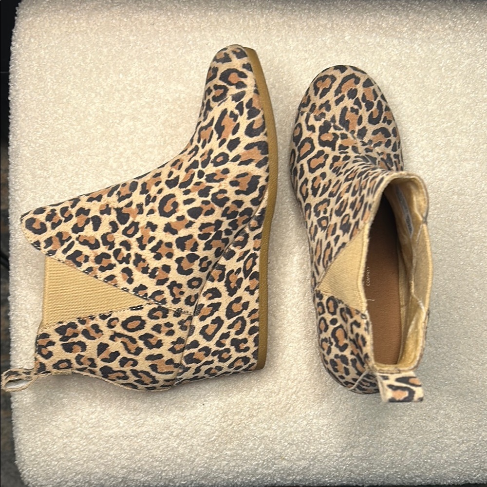 Tom’s Leopard Print Ankle Boots